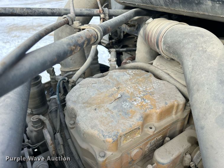 image for item MO9149 1994 Freightliner FLD112 truck cab and chassis