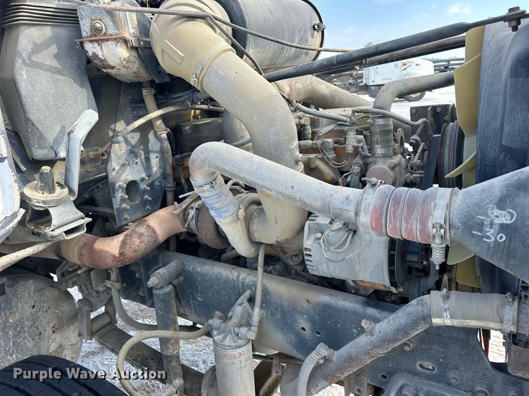 image for item MO9149 1994 Freightliner FLD112 truck cab and chassis