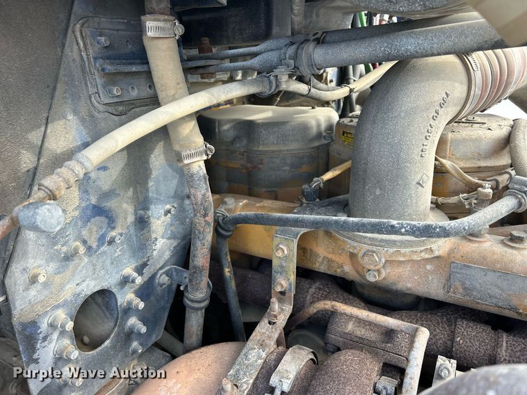 image for item MO9149 1994 Freightliner FLD112 truck cab and chassis