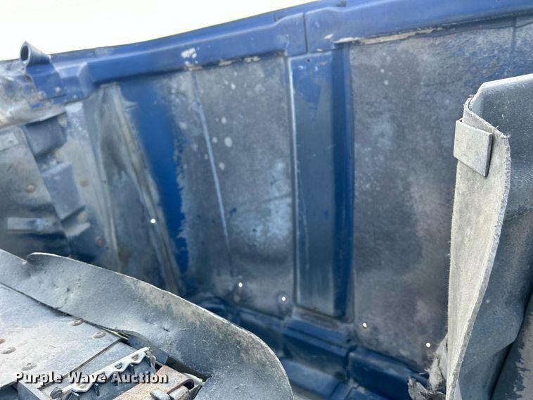 image for item MO9149 1994 Freightliner FLD112 truck cab and chassis