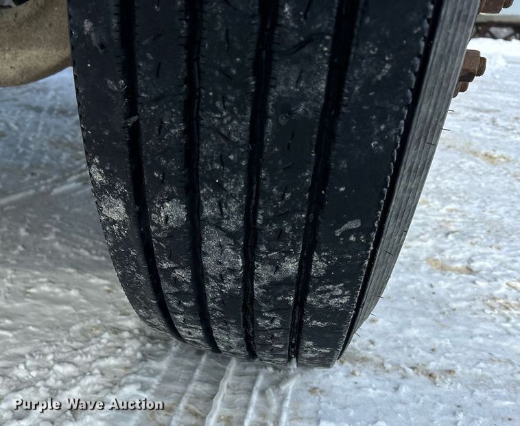 image for item MO9149 1994 Freightliner FLD112 truck cab and chassis