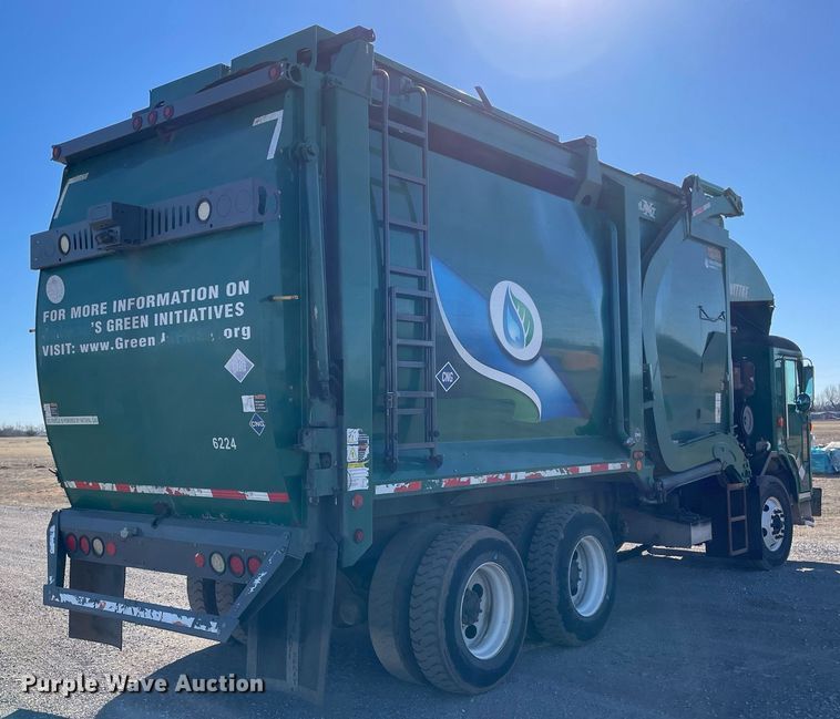 image for item NA9741 2010 Peterbilt 320 refuse truck