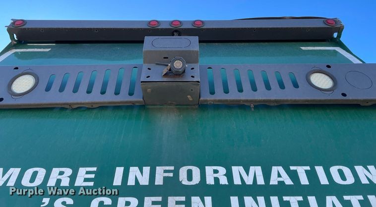 image for item NA9741 2010 Peterbilt 320 refuse truck