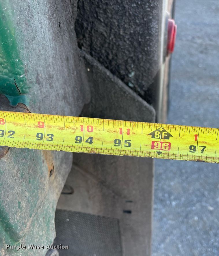 image for item NA9741 2010 Peterbilt 320 refuse truck