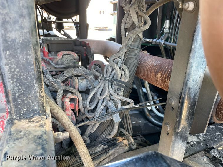 image for item NA9741 2010 Peterbilt 320 refuse truck