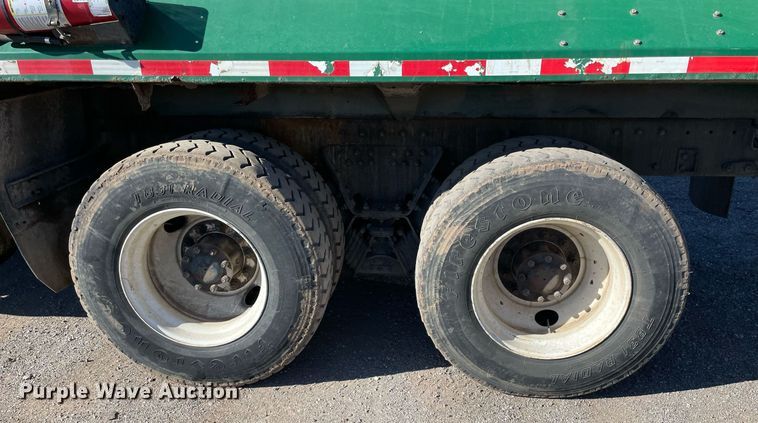 image for item NA9741 2010 Peterbilt 320 refuse truck