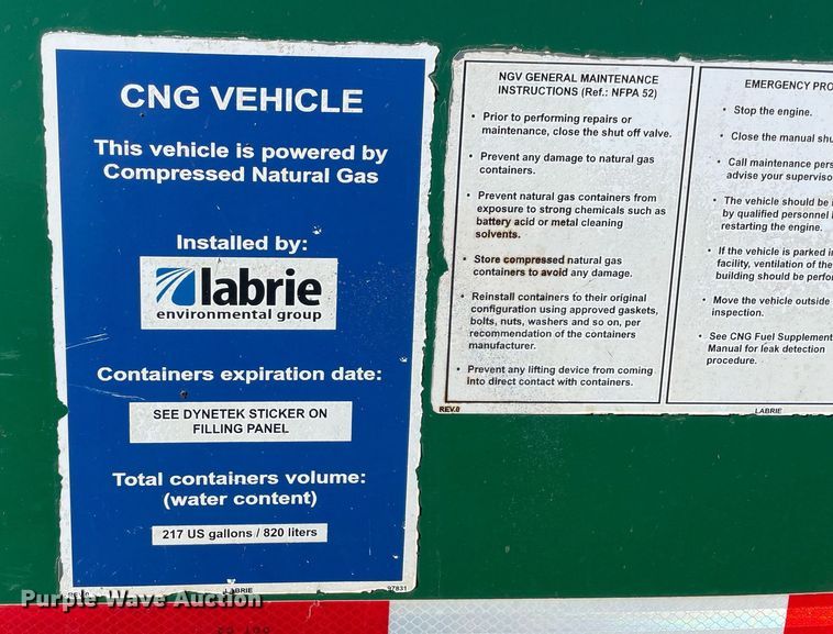 image for item NA9741 2010 Peterbilt 320 refuse truck