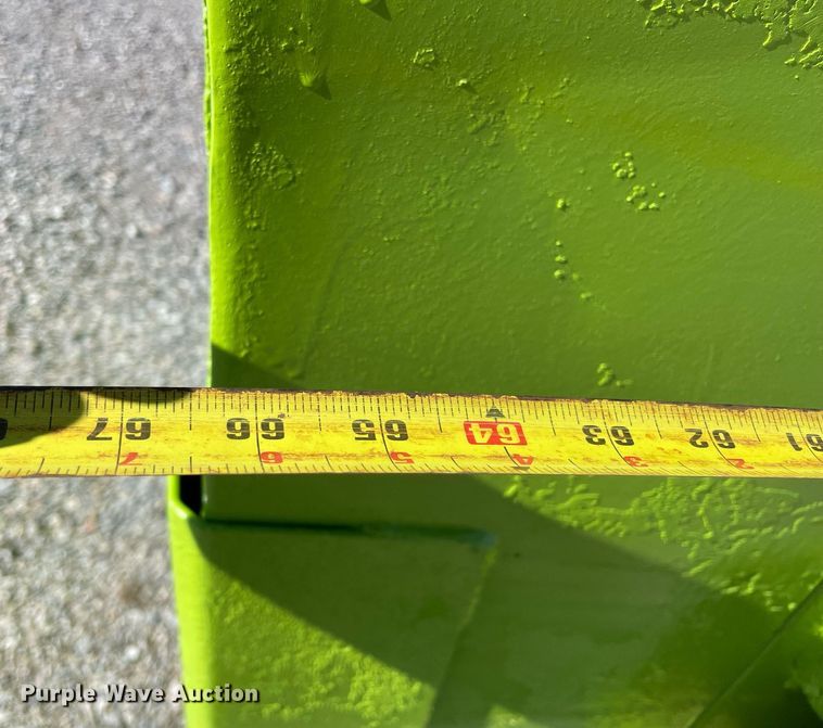 image for item NA9741 2010 Peterbilt 320 refuse truck