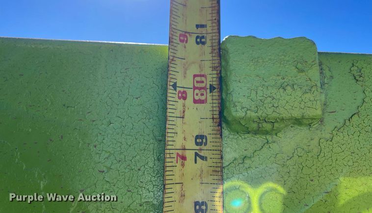 image for item NA9741 2010 Peterbilt 320 refuse truck