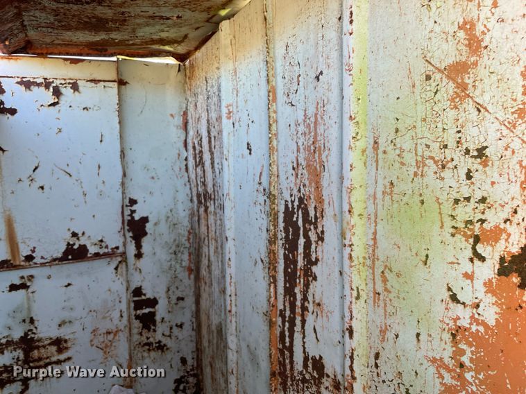 image for item NA9741 2010 Peterbilt 320 refuse truck