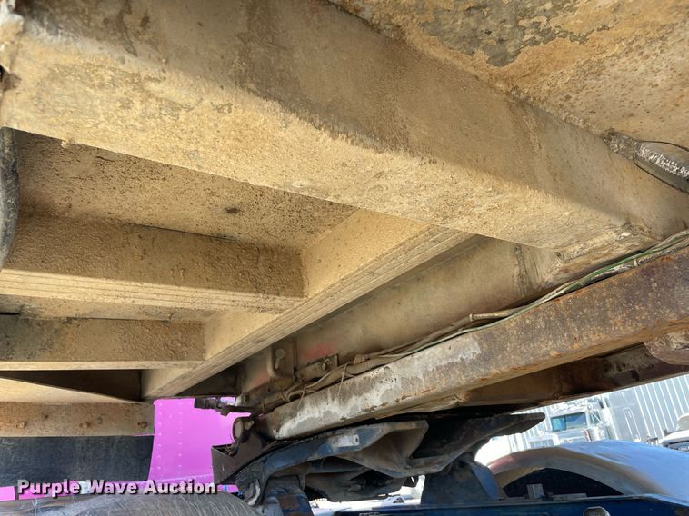 image for item NA9742 1984 CMC  end dump trailer