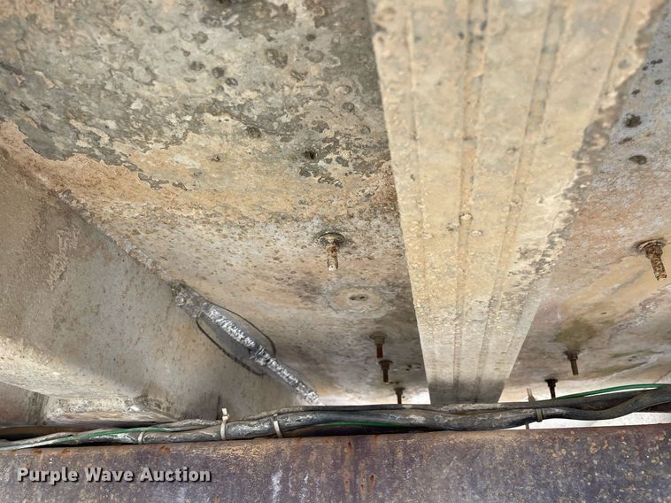 image for item NA9742 1984 CMC  end dump trailer