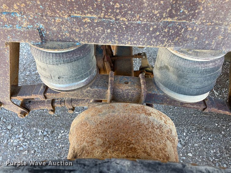 image for item NA9742 1984 CMC  end dump trailer