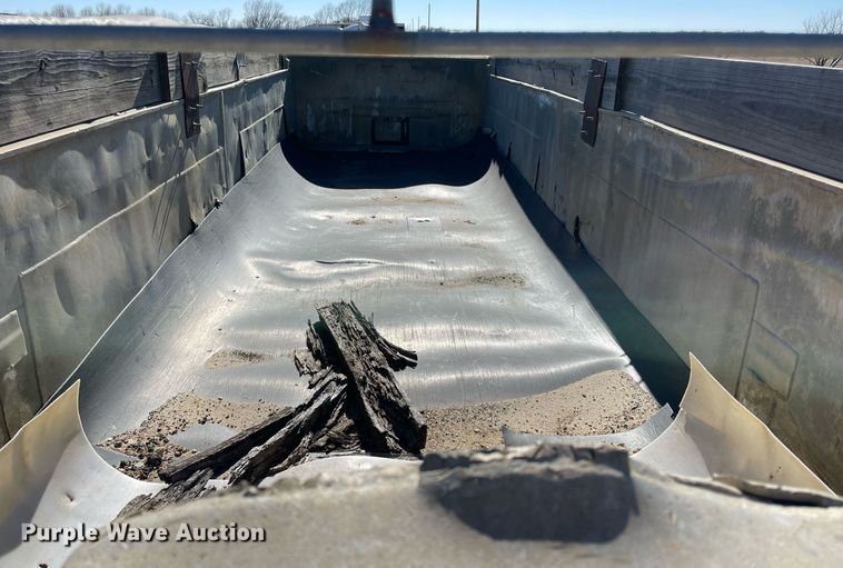 image for item NA9742 1984 CMC  end dump trailer