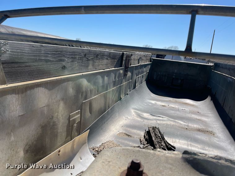 image for item NA9742 1984 CMC  end dump trailer