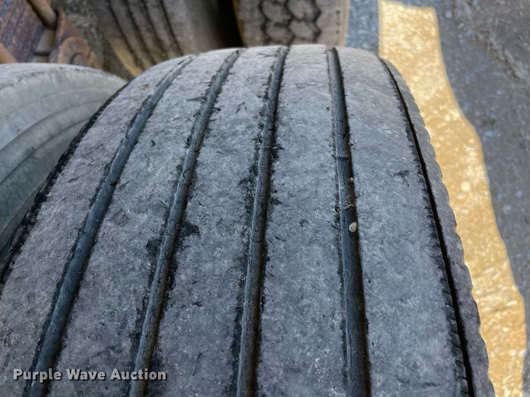 image for item NA9742 1984 CMC  end dump trailer