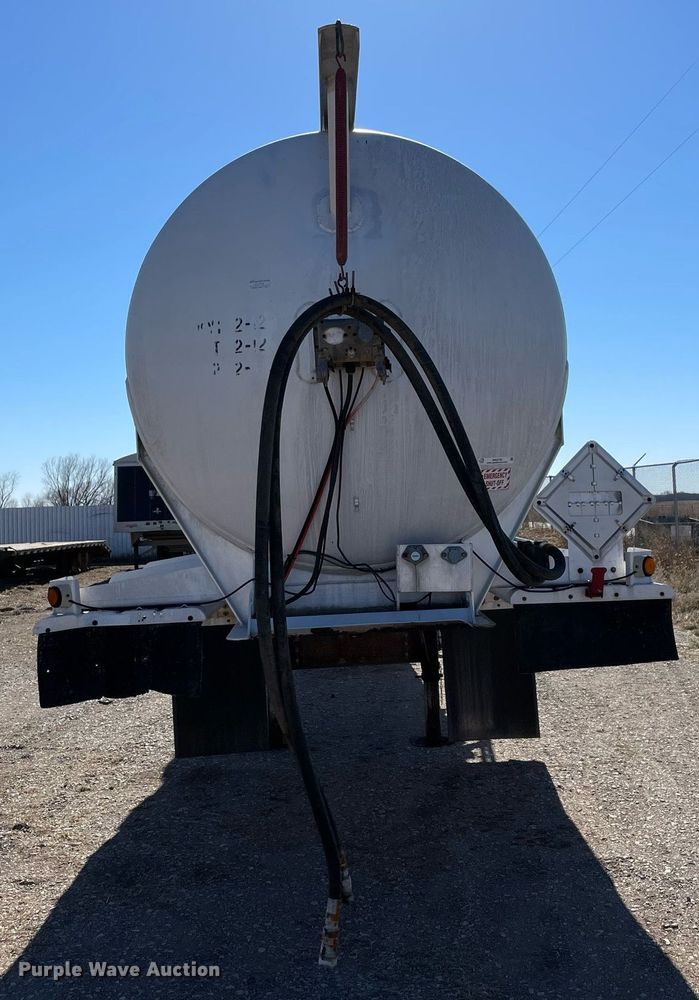 image for item NA9743 1992 VIM tank trailer