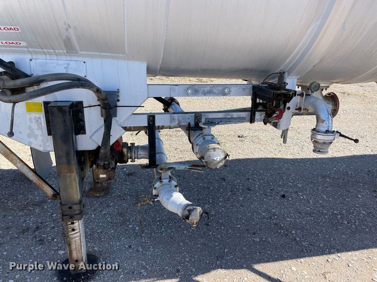 image for item NA9743 1992 VIM tank trailer