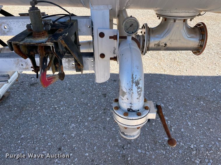 image for item NA9743 1992 VIM tank trailer