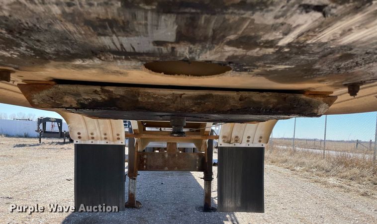 image for item NA9743 1992 VIM tank trailer