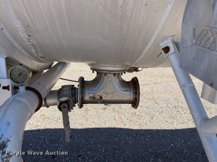 image for item NA9743 1992 VIM tank trailer