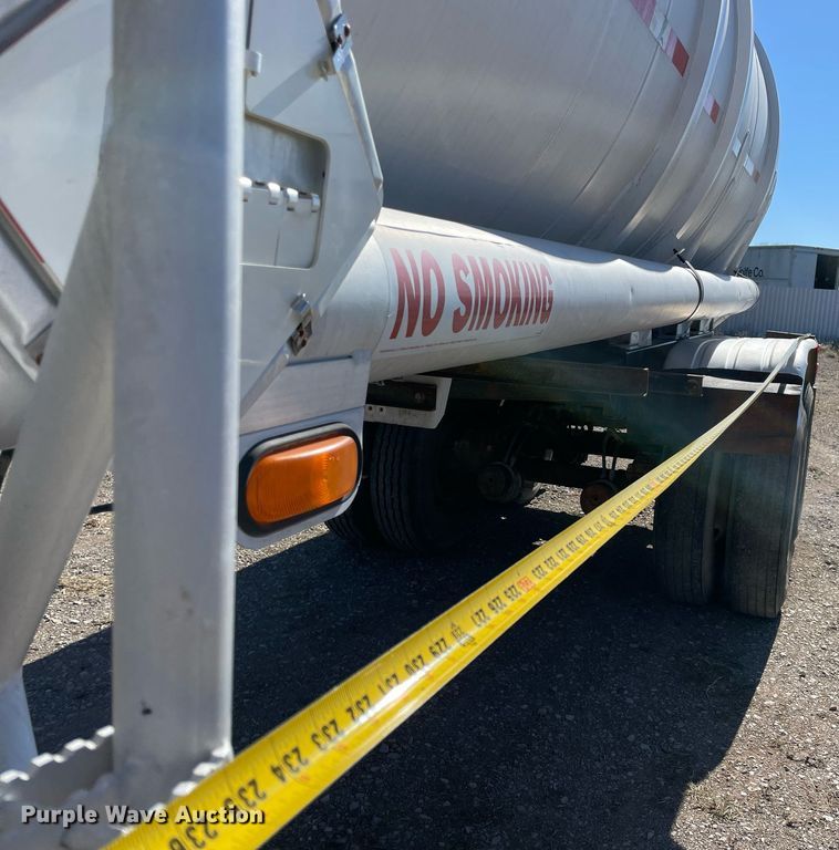 image for item NA9743 1992 VIM tank trailer