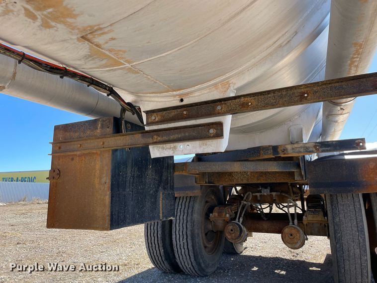 image for item NA9743 1992 VIM tank trailer