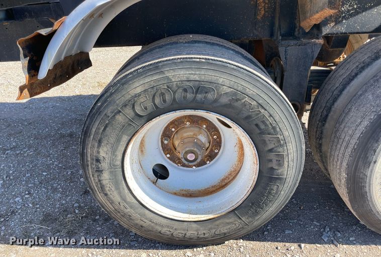 image for item NA9743 1992 VIM tank trailer