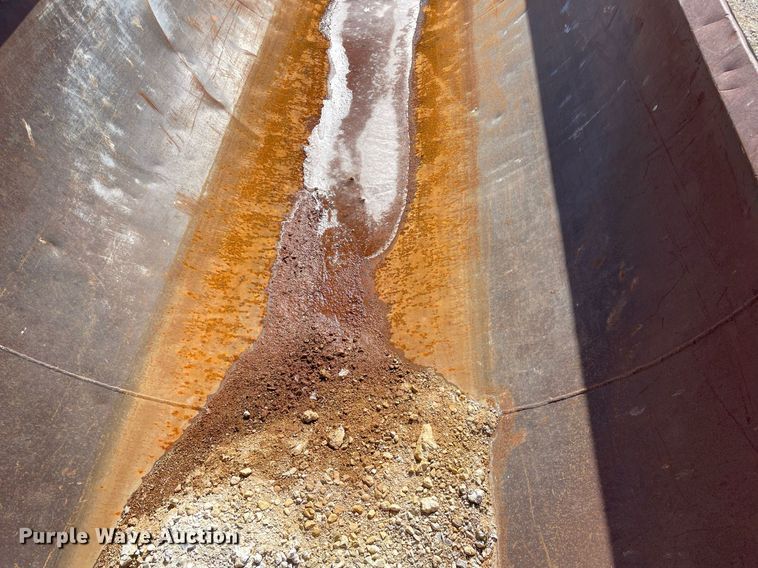 image for item NA9744 2002 Ranch Manufacturing end dump trailer