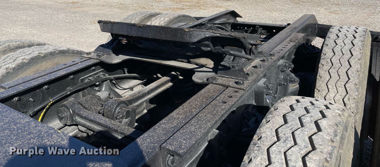 image for item NA9746 1996 Kenworth semi truck