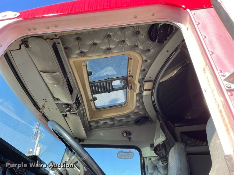 image for item NA9746 1996 Kenworth semi truck