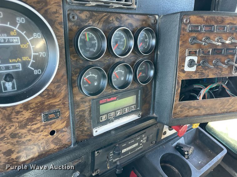 image for item NA9746 1996 Kenworth semi truck