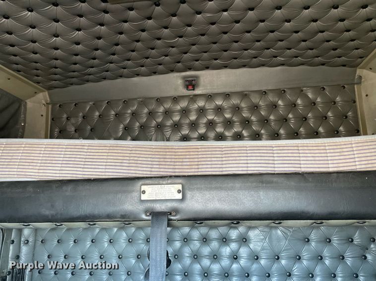 image for item NA9746 1996 Kenworth semi truck