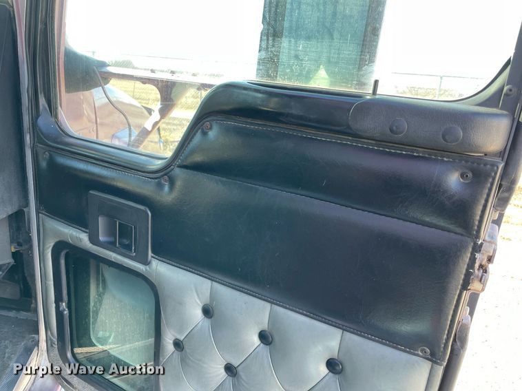 image for item NA9746 1996 Kenworth semi truck