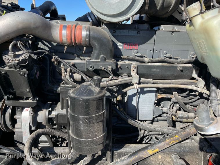 image for item NA9746 1996 Kenworth semi truck