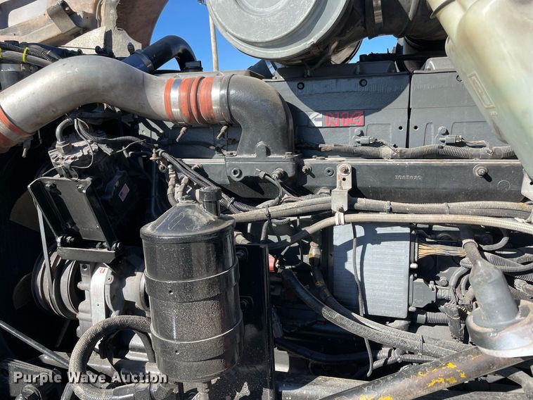 image for item NA9746 1996 Kenworth semi truck