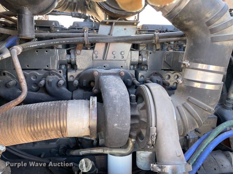 image for item NA9746 1996 Kenworth semi truck