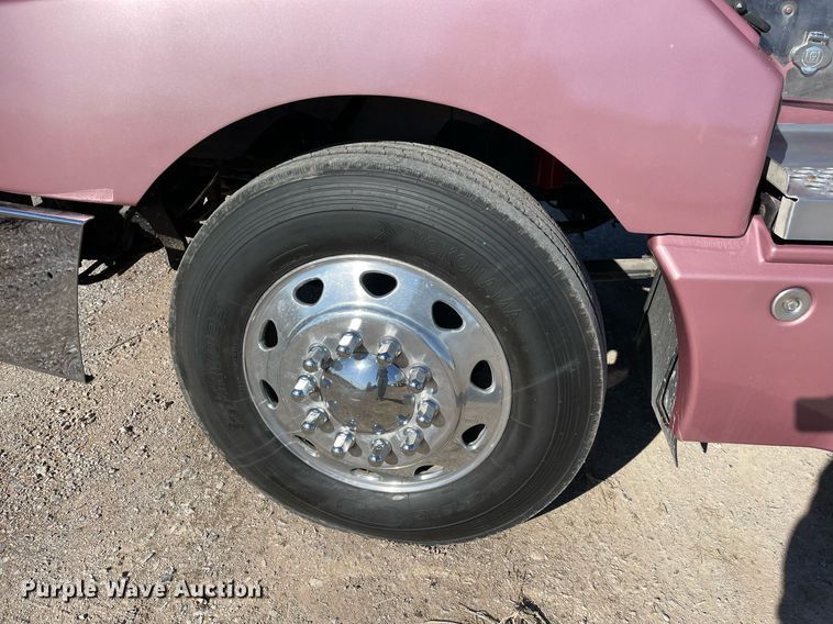 image for item NA9746 1996 Kenworth semi truck