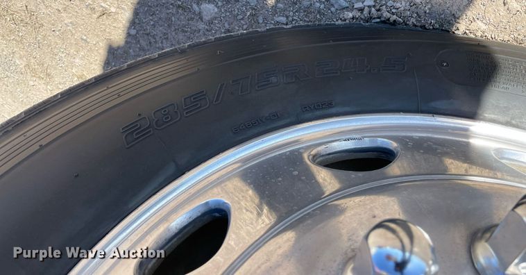 image for item NA9746 1996 Kenworth semi truck