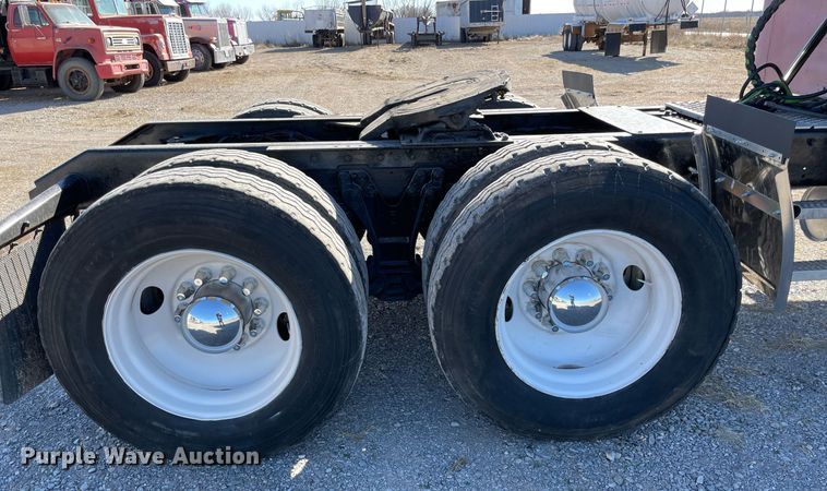 image for item NA9746 1996 Kenworth semi truck