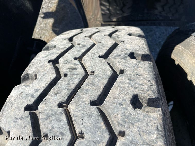 image for item NA9746 1996 Kenworth semi truck