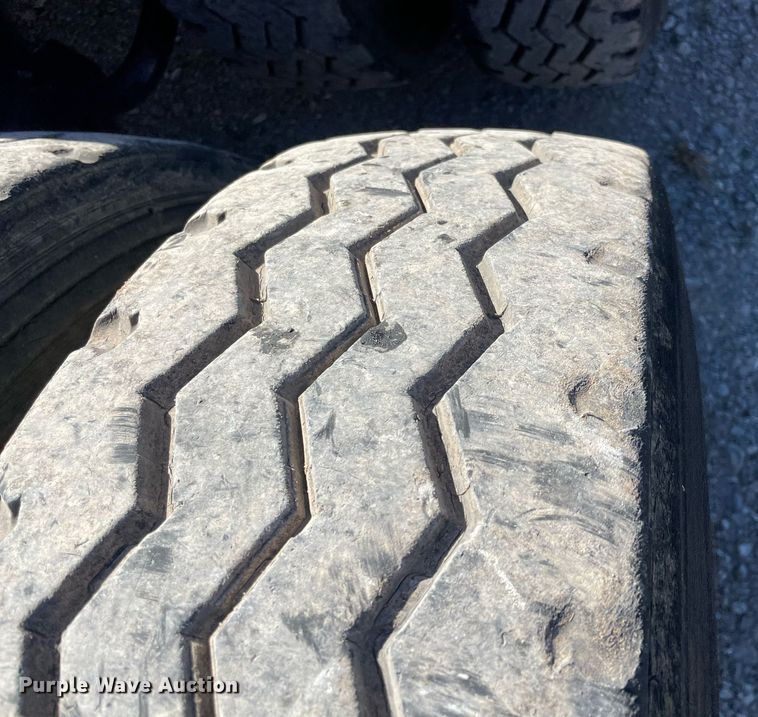 image for item NA9746 1996 Kenworth semi truck