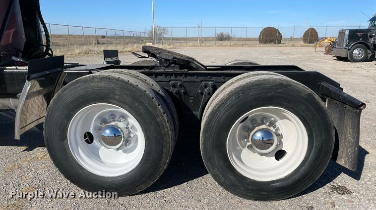 image for item NA9746 1996 Kenworth semi truck