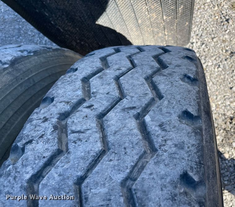 image for item NA9746 1996 Kenworth semi truck