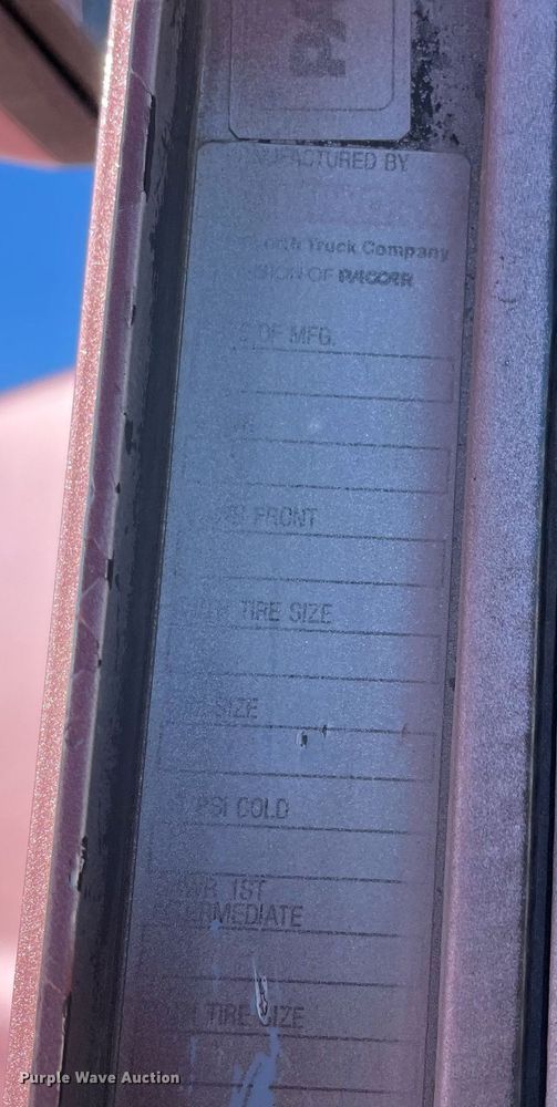 image for item NA9746 1996 Kenworth semi truck