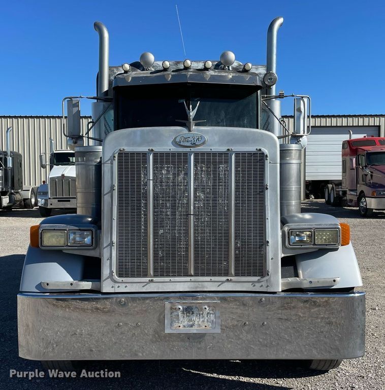 image for item NA9748 1998 Peterbilt 379 semi truck
