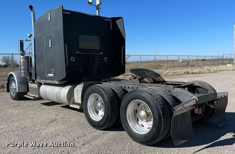 image for item NA9748 1998 Peterbilt 379 semi truck