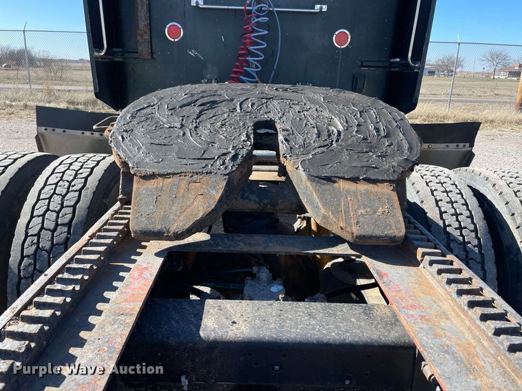 image for item NA9748 1998 Peterbilt 379 semi truck