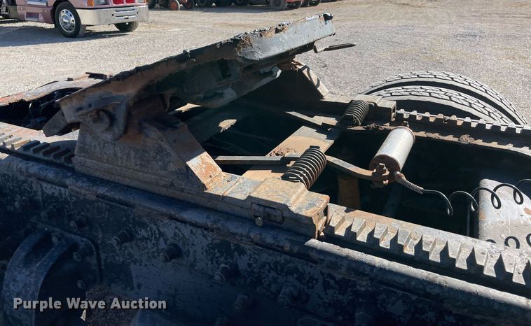 image for item NA9748 1998 Peterbilt 379 semi truck