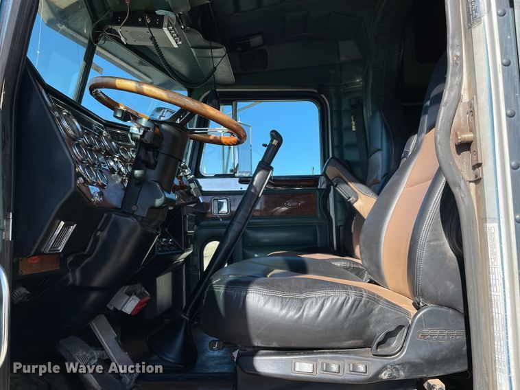 image for item NA9748 1998 Peterbilt 379 semi truck